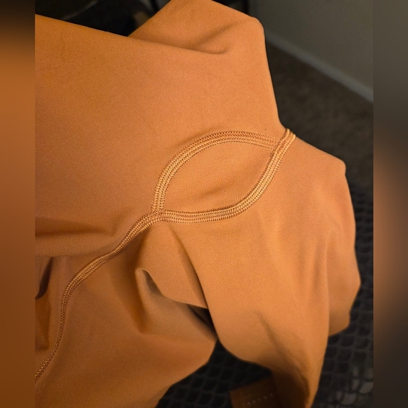 G234. Lululemon Swift Speed High Rise Tight 28" in Butternut Brown - Size 6 - Picture 10 of 10